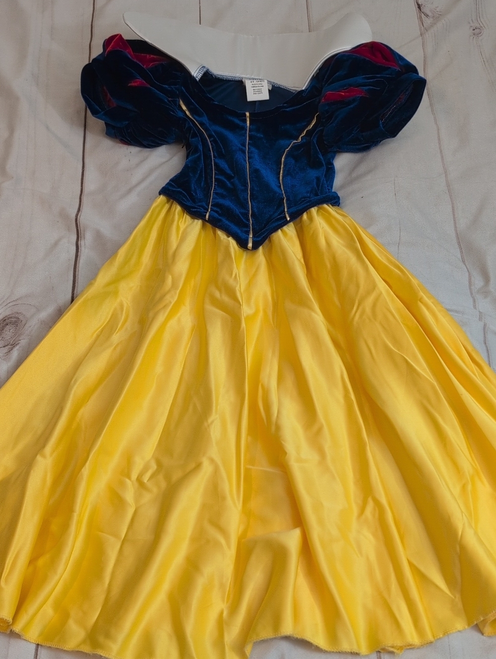 Disney Snow White Costume 4T Velvet Bodice Deluxe Princess Dress Official